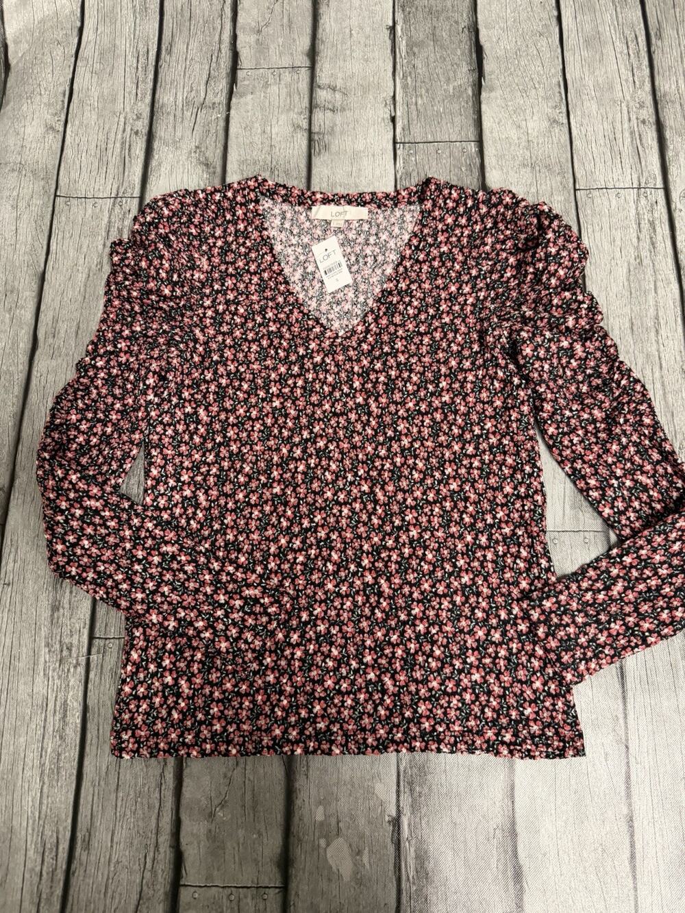 NWT Women’s LOFT Vneck Puff Sleeve Top Floral Long Sleeve Small Pink Red Black